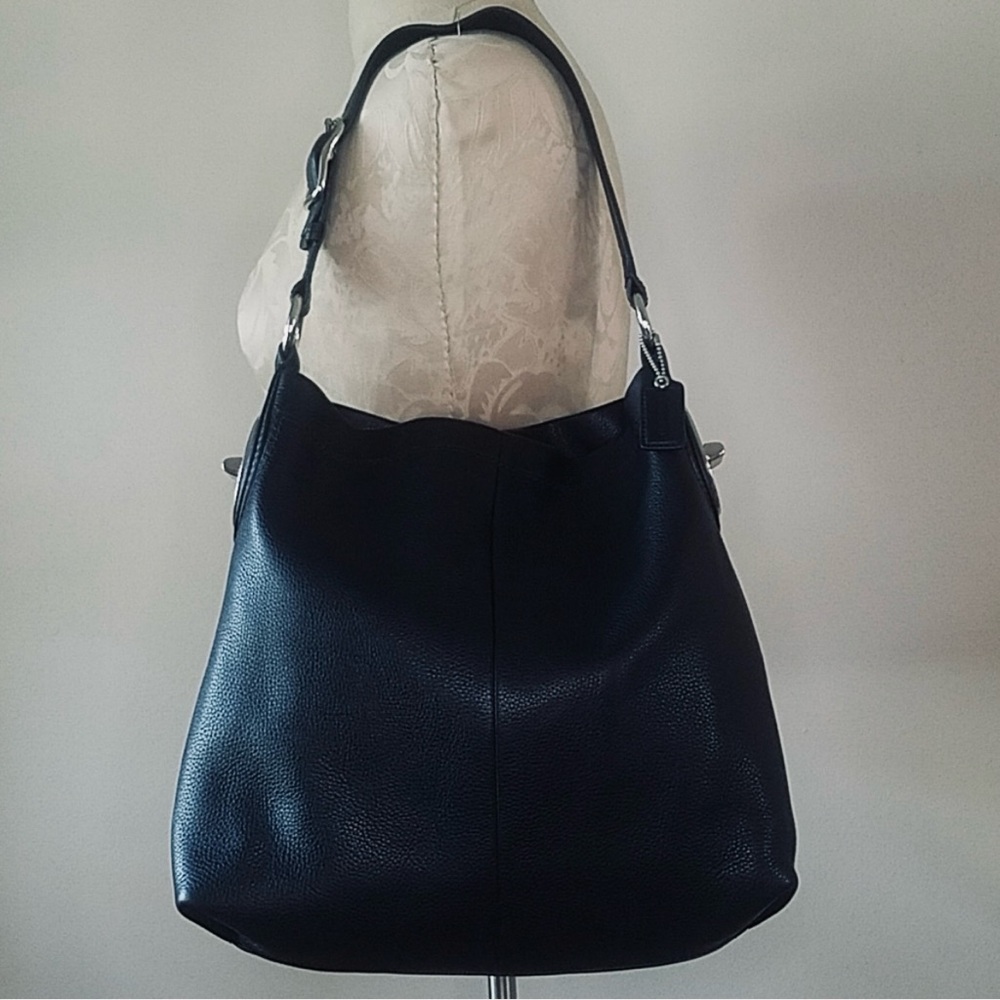 Coach Black Leather Hobo Shoulder Bag • Penelope • Authentic F16535
